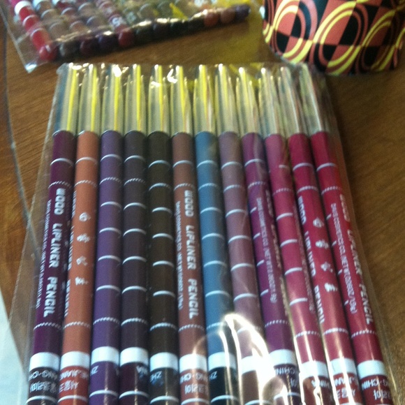 12 pack lip liner pencils
