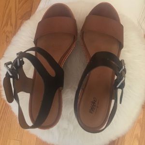 black and brown wedges
