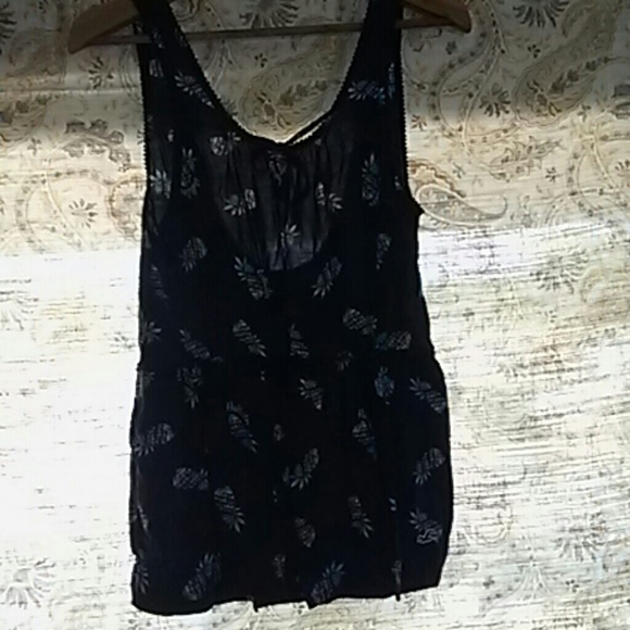 Cute Hollister Top