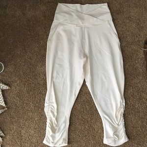NWOT Lulu yoga crops
