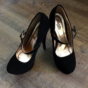 Charlotte Russe black platform pumps
