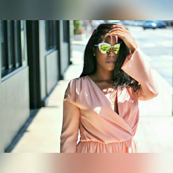 Peach romper - Picture 1 of 3