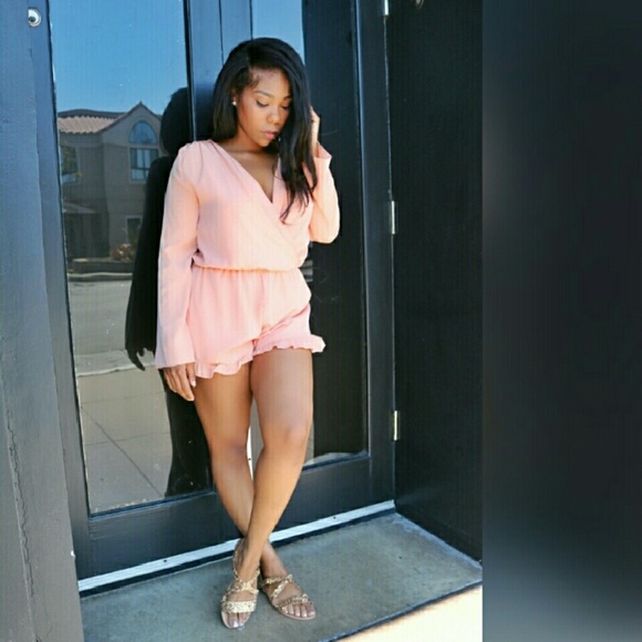 Peach romper - Picture 3 of 3