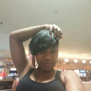 Meet your Posher, Donette