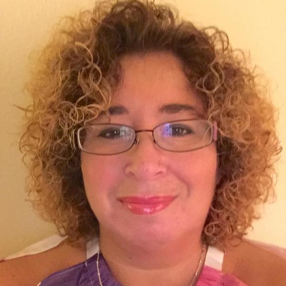 Meet your Posher, Melissa - Picture 1 of 1