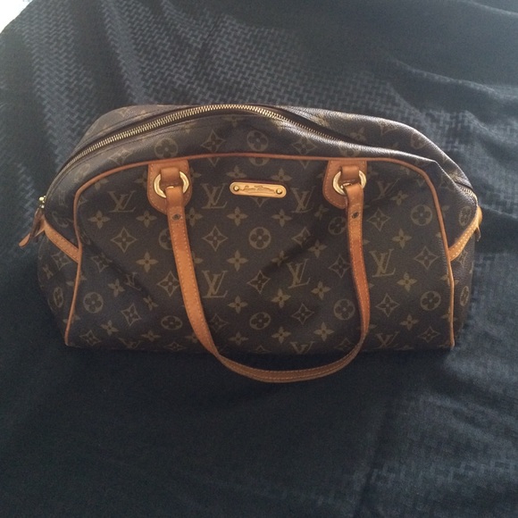 Louis Vuitton. - Picture 1 of 1