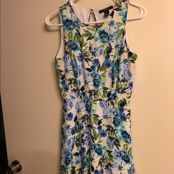 SOLD Flower dress with cut out back