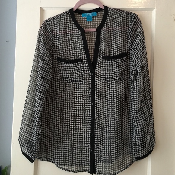 Houndstooth blouse, size small