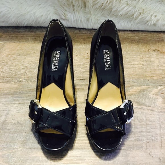 Michael Kors shoes - Picture 2 of 3