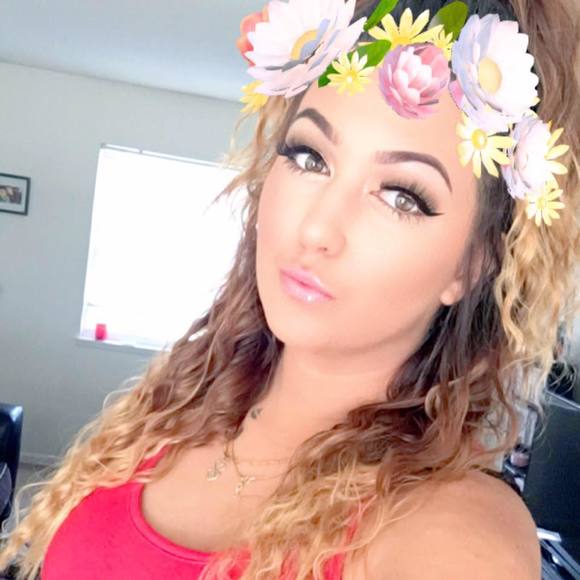 Meet your Posher, Stephanie - Picture 1 of 1