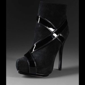 BLACK BOOTIES!!!