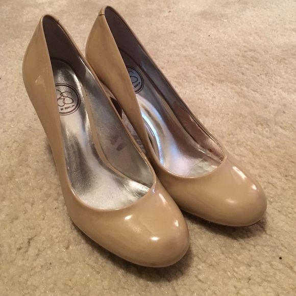 Jessica Simpson Nude Pumps