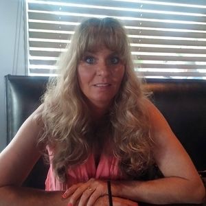 Meet your Posher, Becca nauslar