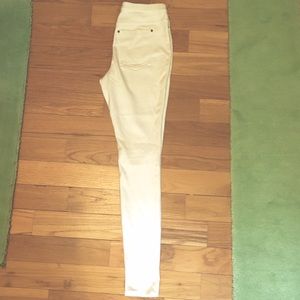 Hue soft stretchy white jeggings