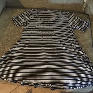 Lularoe Perfect Tee