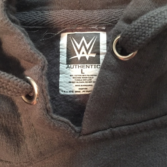 Wrestlemania 32 Logo Sweatshirt - Picture 2 of 2