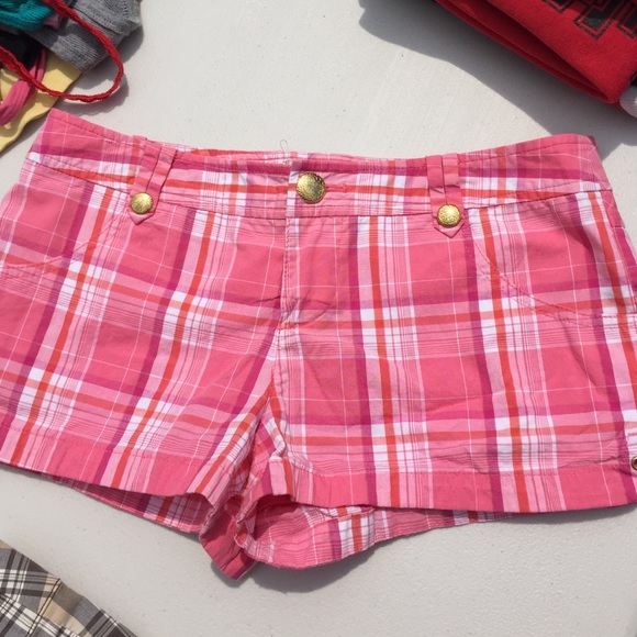 Guess stretch booty shorts size 26 pink plaid