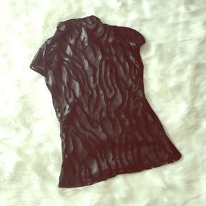 black shirt, size Large