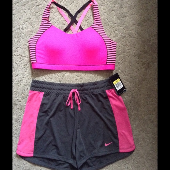 NWT Nike Workout Short ACCEPTING REASONABLE OFFERS