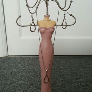 Necklace and earrings set in silver metal