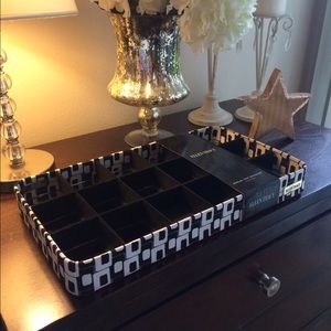 Ellen Tracy jewelry organizer