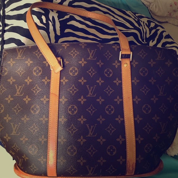 Louis Vuitton purse with original box - Picture 1 of 4
