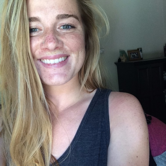 Meet your Posher, Aubrey - Picture 1 of 2