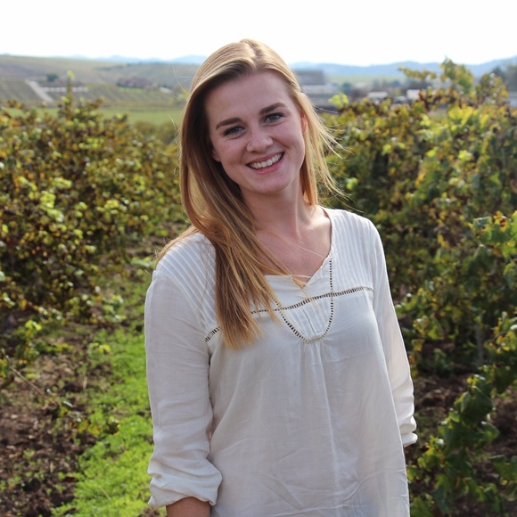 Meet your Posher, Aubrey - Picture 2 of 2