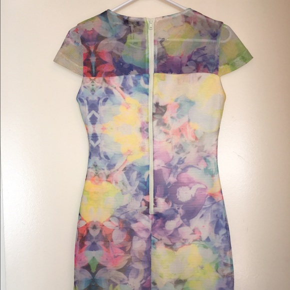 Beautiful colorful dress - Picture 2 of 4