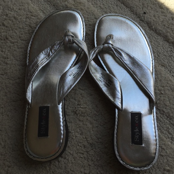 Style and Co Silver Sandals - Picture 1 of 2