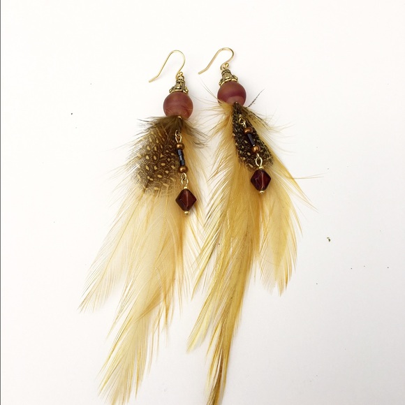 Earrings feathers