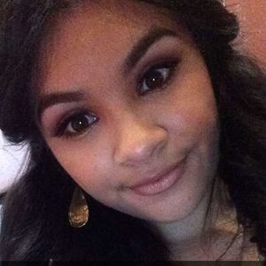 Meet your Posher, Carolina