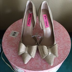 Sparkly Betsey Johnson 👠