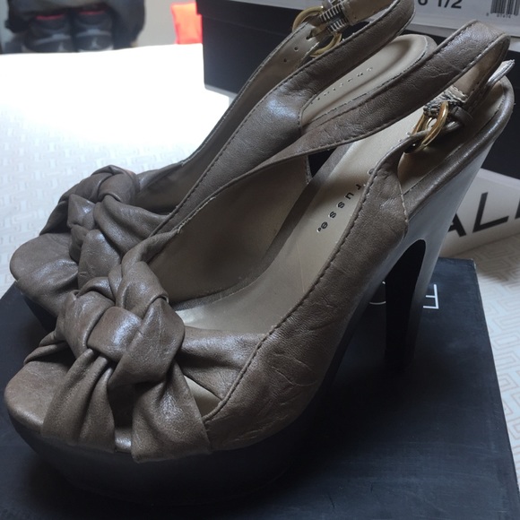 Sling back, Knot details Heels