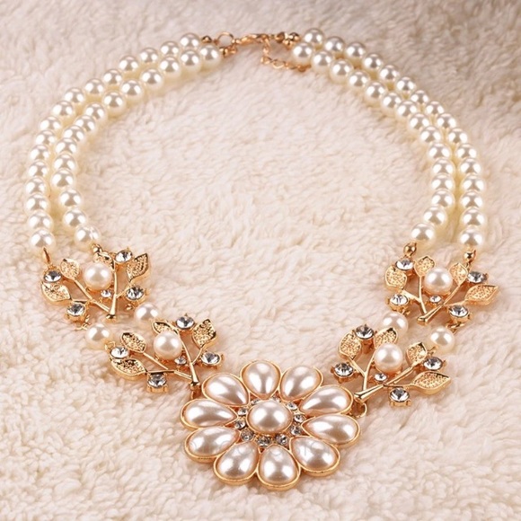 Jewelry - Vintage style pearl beaded necklace
