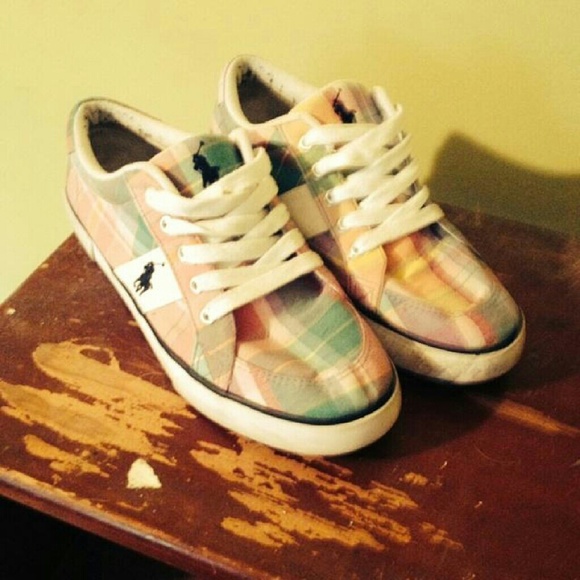 Plaid tennis shoes