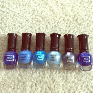 Various colored nail polish!!