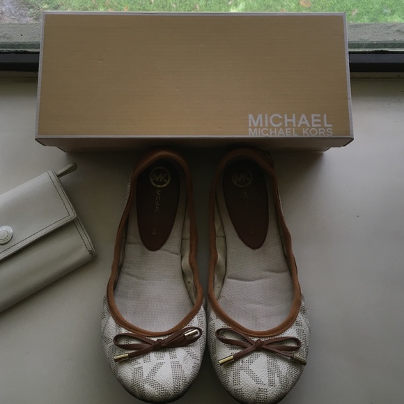 Michael Kors Vanilla City Ballet Flats