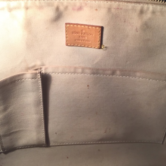 Louis Vuitton Alma Vernis Bag - Picture 4 of 4