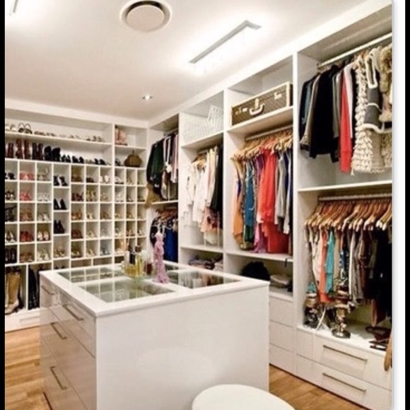 🎉🎉🎉 CLOSET SALE 🎉🎉🎉