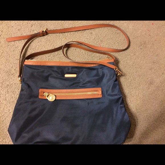 Authentic Michael Kors navy cross body!