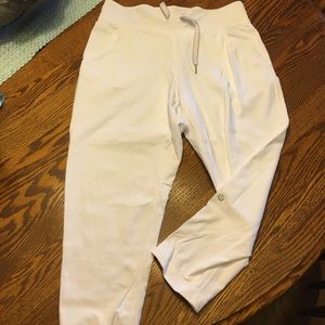 LULULEMON size 6 capris. White