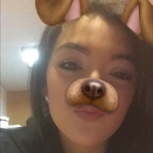 Meet your Posher, Desiree