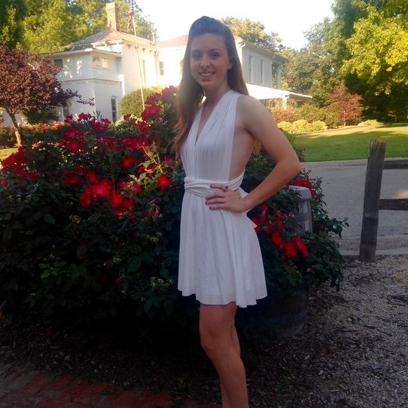 ‼️ Final Price‼️🌺Twist back dress NWT retail - Picture 2 of 4