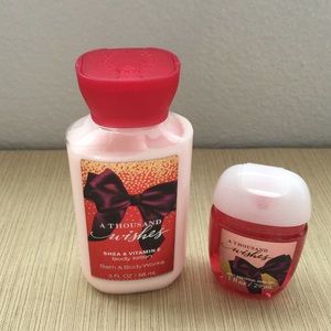 🎀Bath & Body Works🎀 sanitizer and lotion set