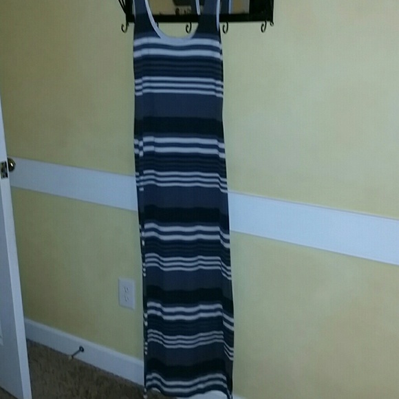 Form-fitting Striped Maxi Dress