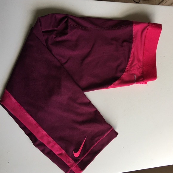 Nike Pants - Nike pro Capri leggings