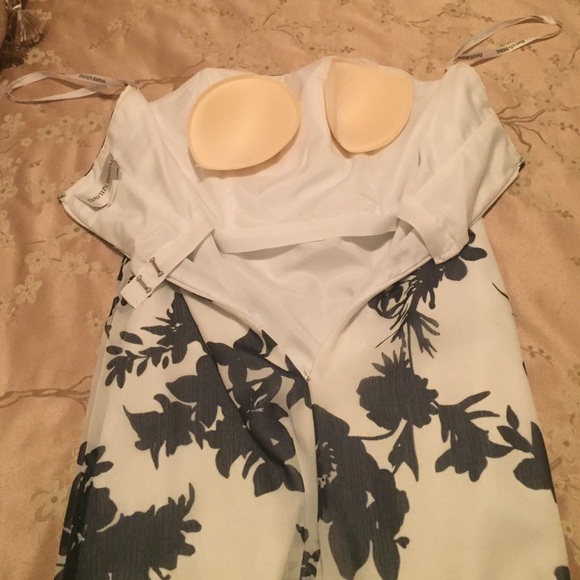 Floral, knee length bridesmaid gown - Picture 3 of 4