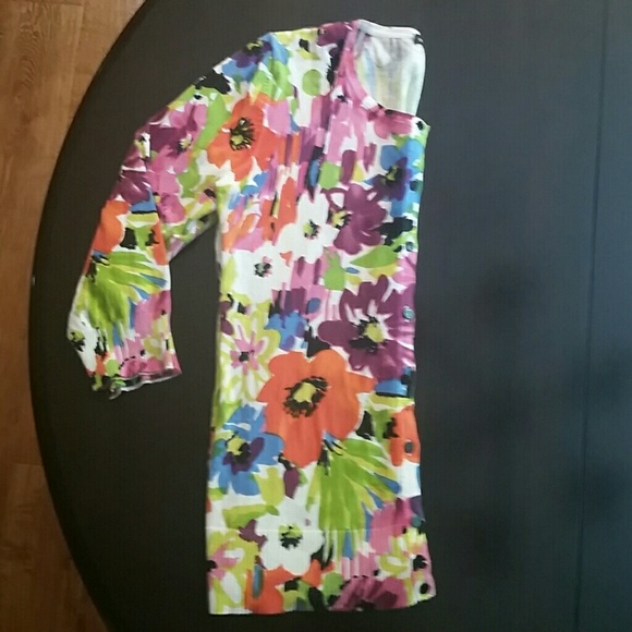 Bold Multicolor Floral Quarter-length Cardigan - Picture 2 of 4