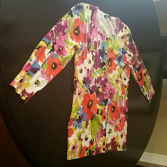 Bold Multicolor Floral Quarter-length Cardigan - Picture 3 of 4